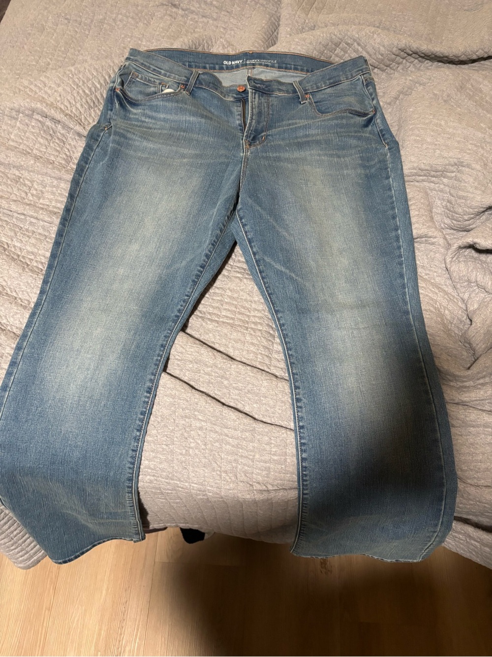 ✨Brand new Old Navy Curvy Profile bootcut jeans✨